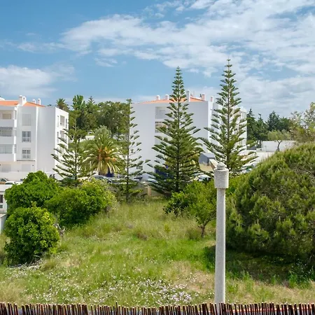 Charming And Spacious Apt In Perfect Location Διαμέρισμα