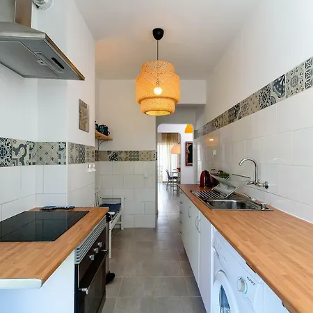 Charming And Spacious Apt In Perfect Location