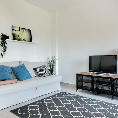 Charming And Spacious Apt In Perfect Location Διαμέρισμα Λάγος