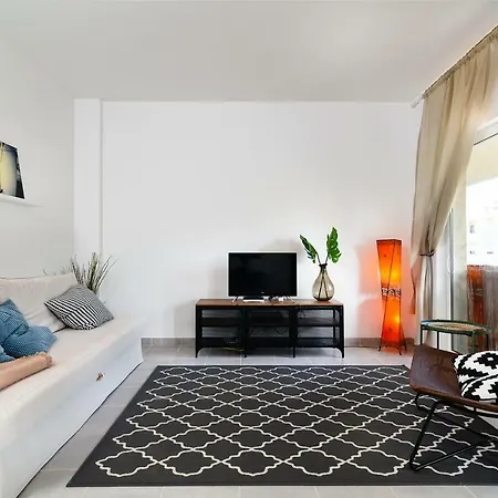 Charming And Spacious Apt In Perfect Location